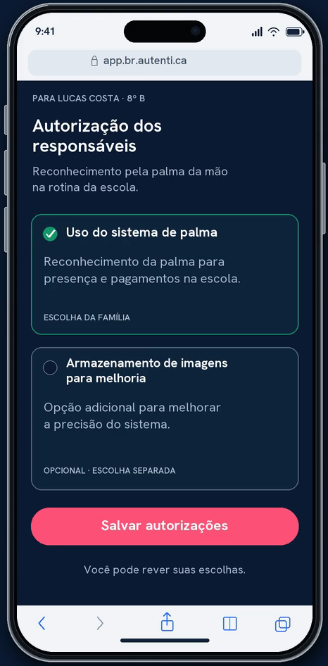 iPhone mostrando a página de autorizações acessada pelo link recebido no WhatsApp. Há escolhas separadas para o uso da palma e para o armazenamento de imagens para melhoria, além do botão Salvar autorizações.